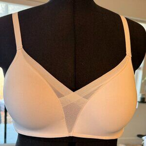 Leonisa White Wireless Push Up Shaping Bra Size 36 Pre-Owned